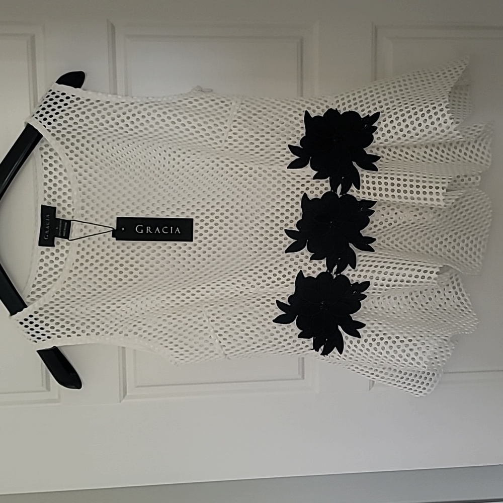 NWT Gracia White Eyelet Peplum Top